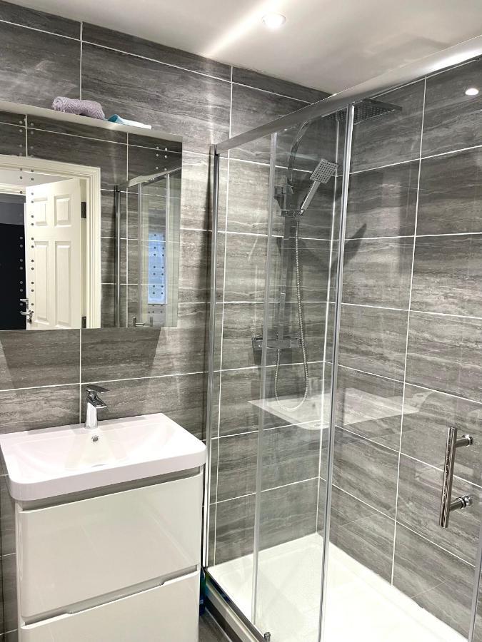 Lovely 1 Bed Apartment, 15Mins From Central Londra Esterno foto